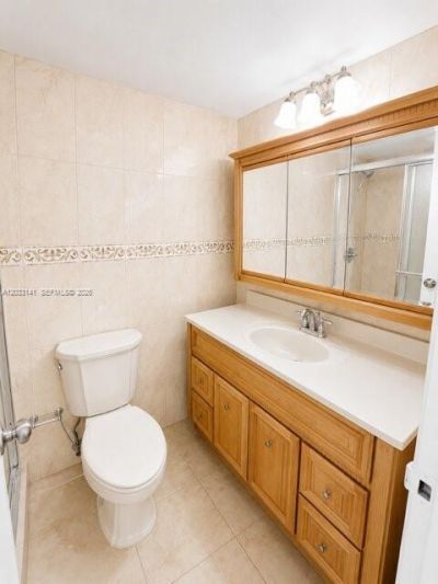 17560 Atlantic Blvd , Unit 516, Sunny Isles Beach, FL 33160 Photo