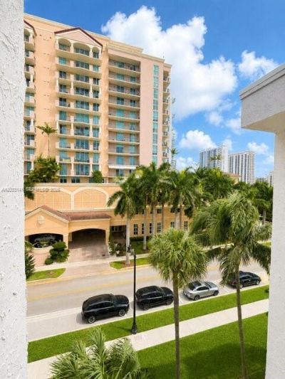 17560 Atlantic Blvd , Unit 516, Sunny Isles Beach, FL 33160 Photo