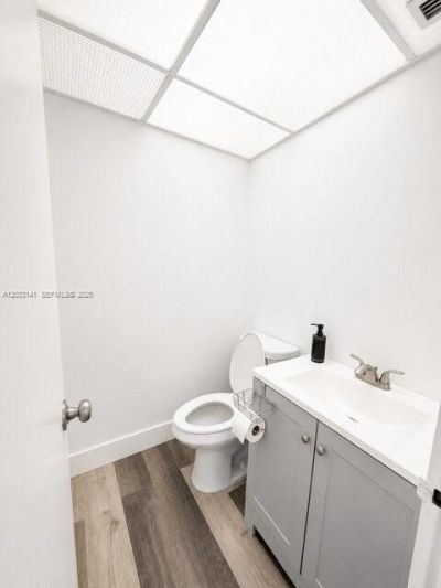 17560 Atlantic Blvd , Unit 516, Sunny Isles Beach, FL 33160 Photo