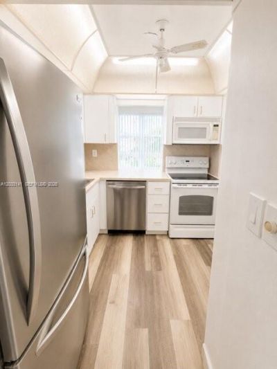17560 Atlantic Blvd , Unit 516, Sunny Isles Beach, FL 33160 Photo