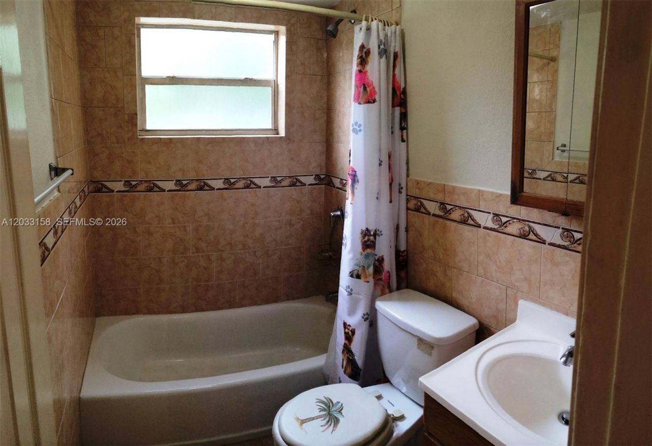2441 NW 13 St , Unit 77, Miami, FL 33125 Photo