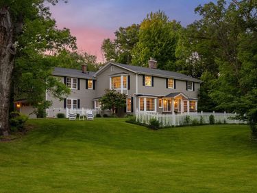 60 Myrtlewood Road, Wayzata, MN 55391