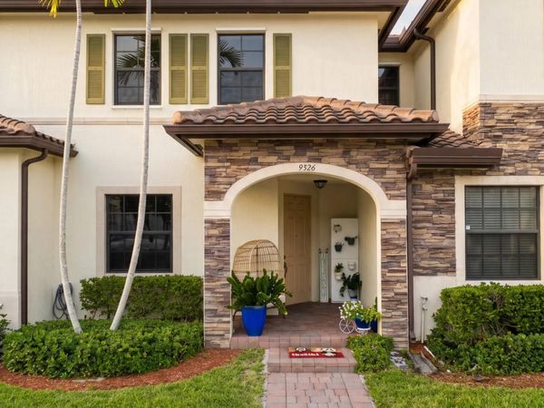 9326 W 33rd Lane, Hialeah, FL 33018