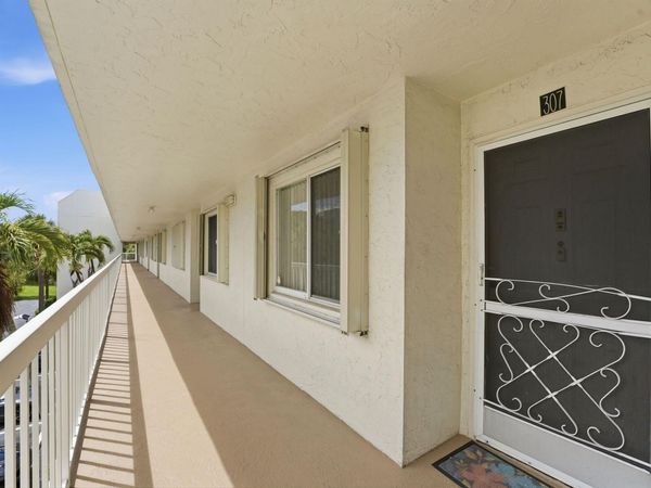 3146 Via Poinciana, Unit 307, Lake Worth, FL 33467
