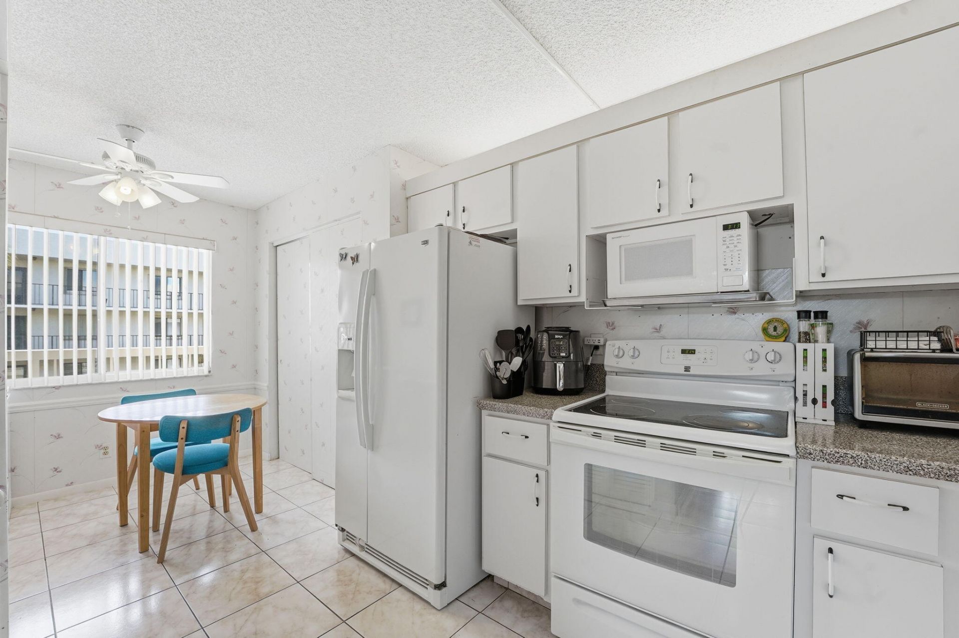 3146 Via Poinciana, Unit 307, Lake Worth, FL 33467 Photo