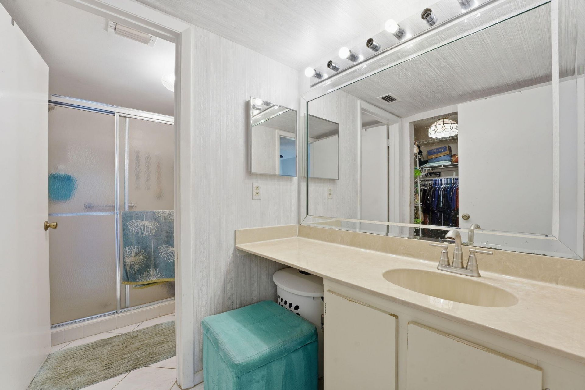 3146 Via Poinciana, Unit 307, Lake Worth, FL 33467 Photo