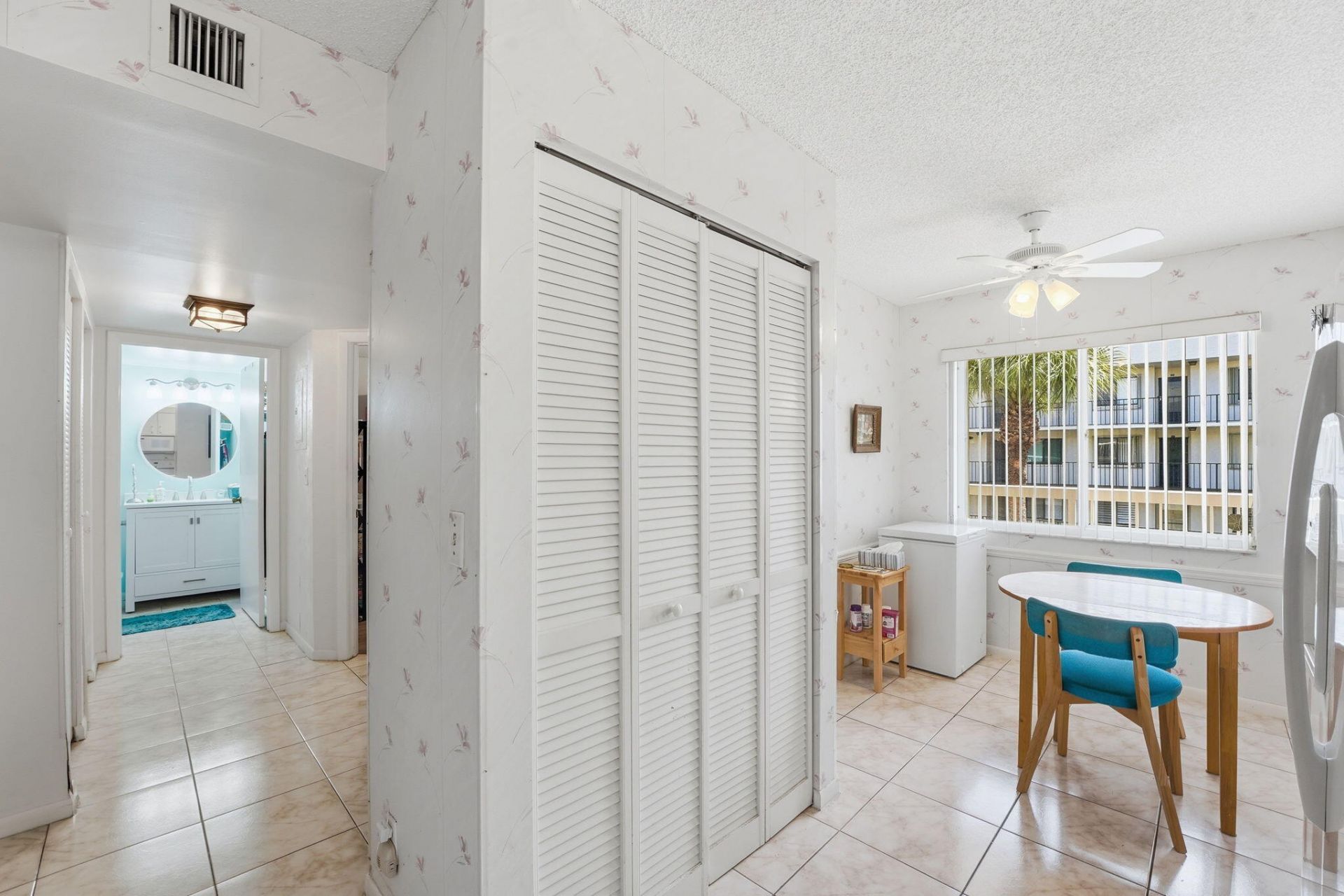 3146 Via Poinciana, Unit 307, Lake Worth, FL 33467 Photo
