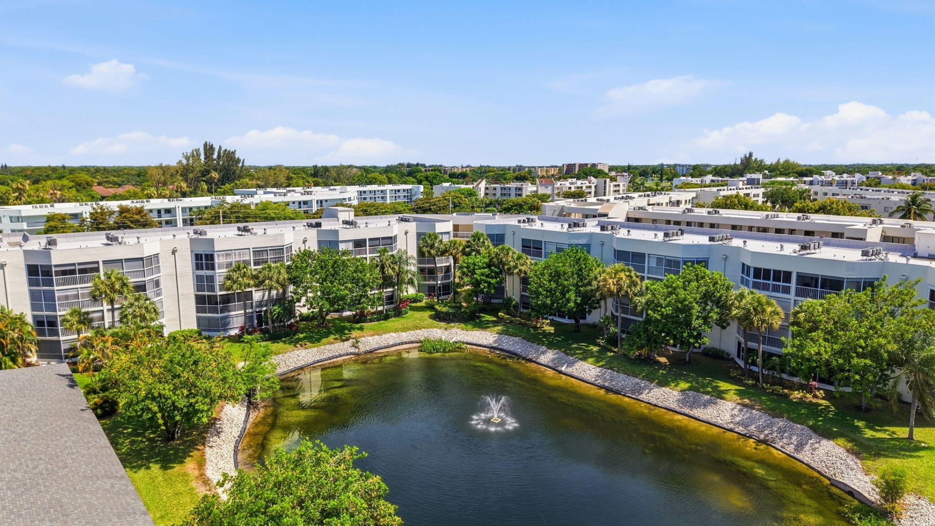 3146 Via Poinciana, Unit 307, Lake Worth, FL 33467 Photo