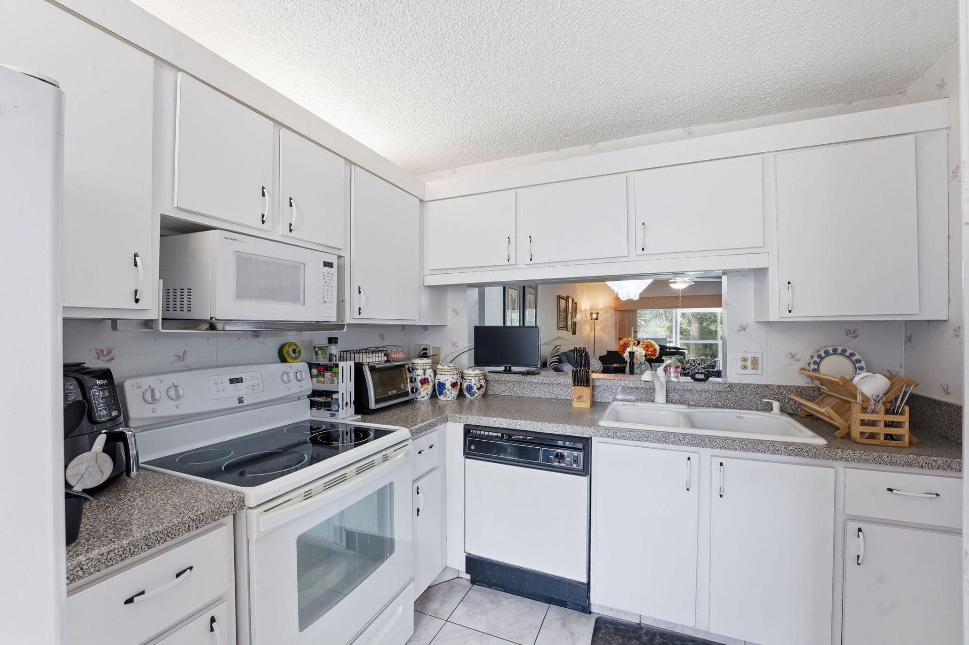 3146 Via Poinciana, Unit 307, Lake Worth, FL 33467 Photo