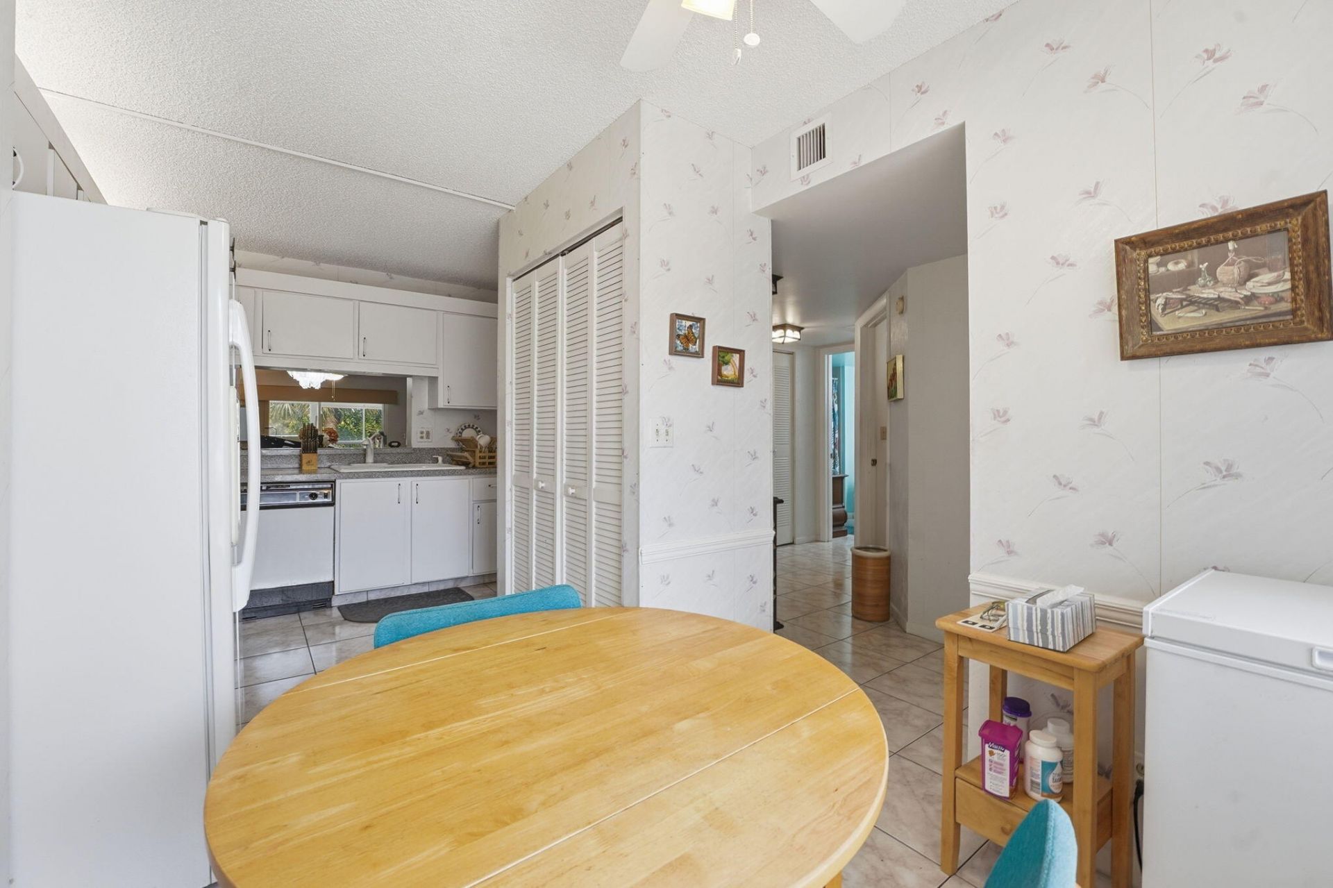 3146 Via Poinciana, Unit 307, Lake Worth, FL 33467 Photo