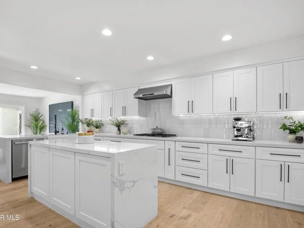 1725 Royal Saint George Drive, Westlake Village, CA 91362