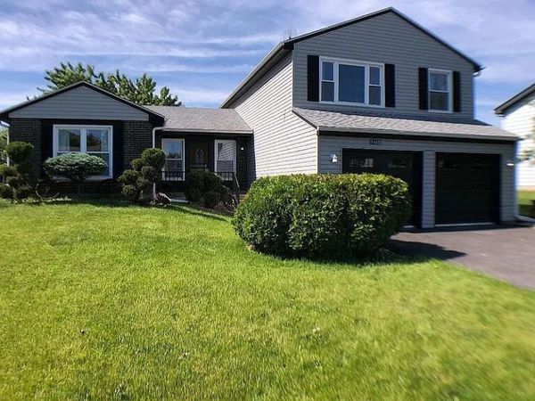 7465 W Hickory Creek Drive , Frankfort, IL 60423