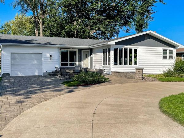 1919 La Crescent Court, La Crosse, WI 54603