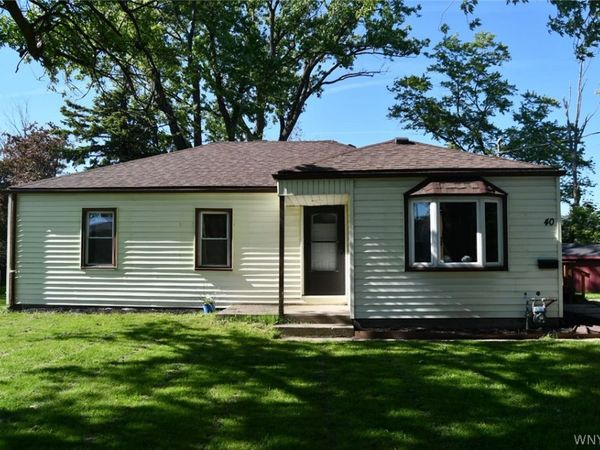 40 North Drive , Buffalo, NY 14218