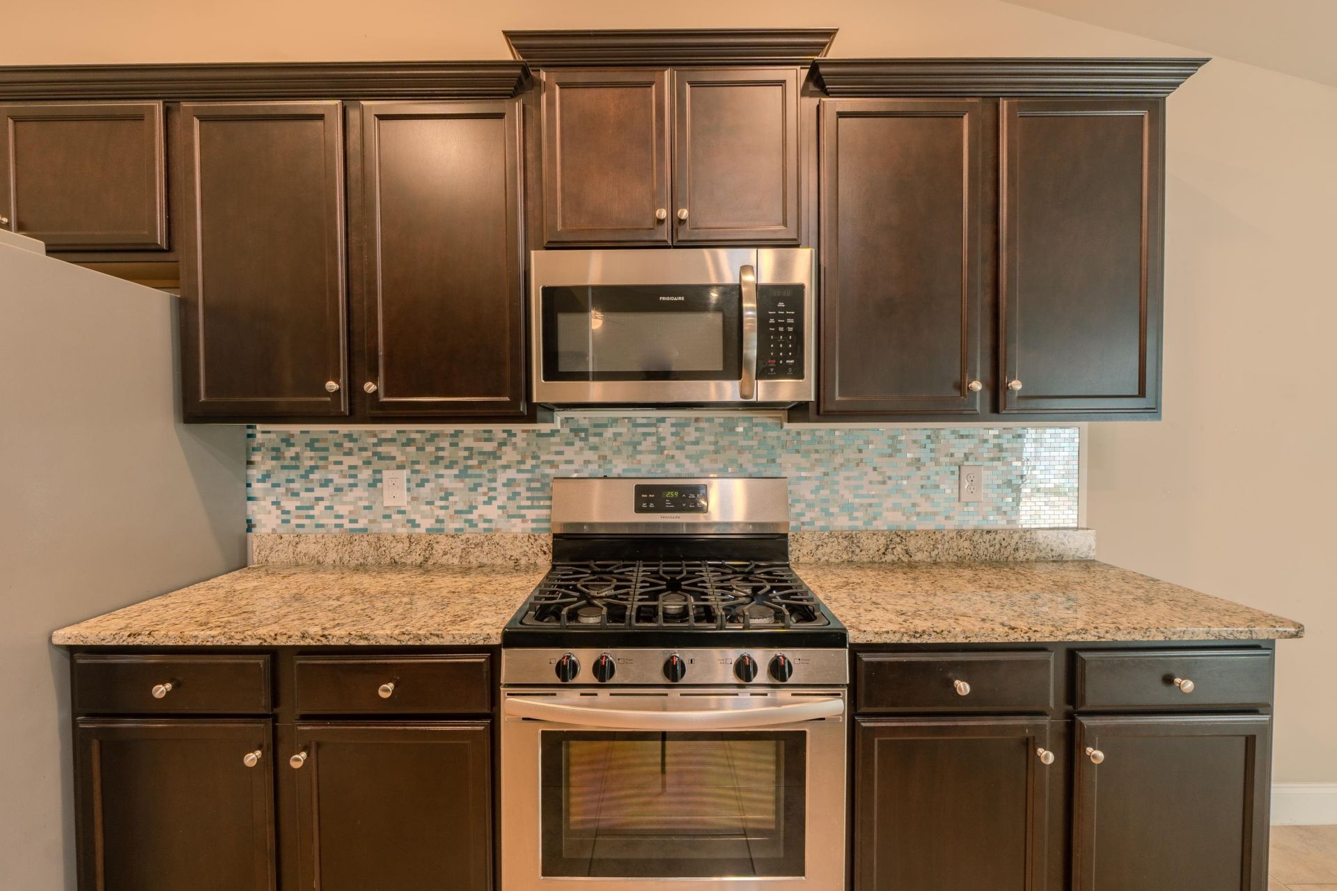 373 Sun Colony Blvd.  Photo 10