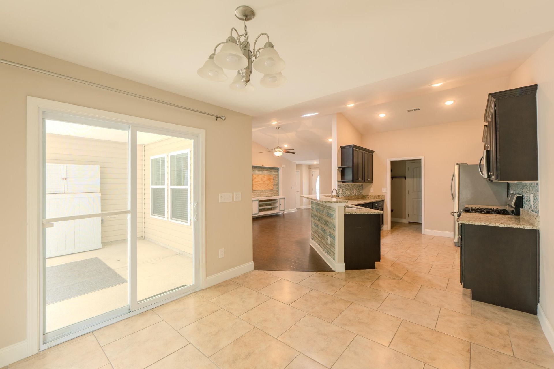 373 Sun Colony Blvd.  Photo 12