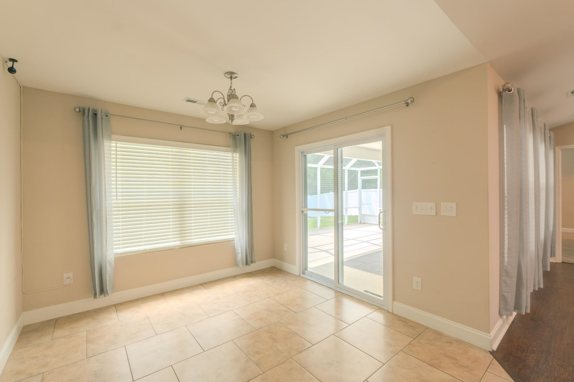 373 Sun Colony Blvd.  Photo 14