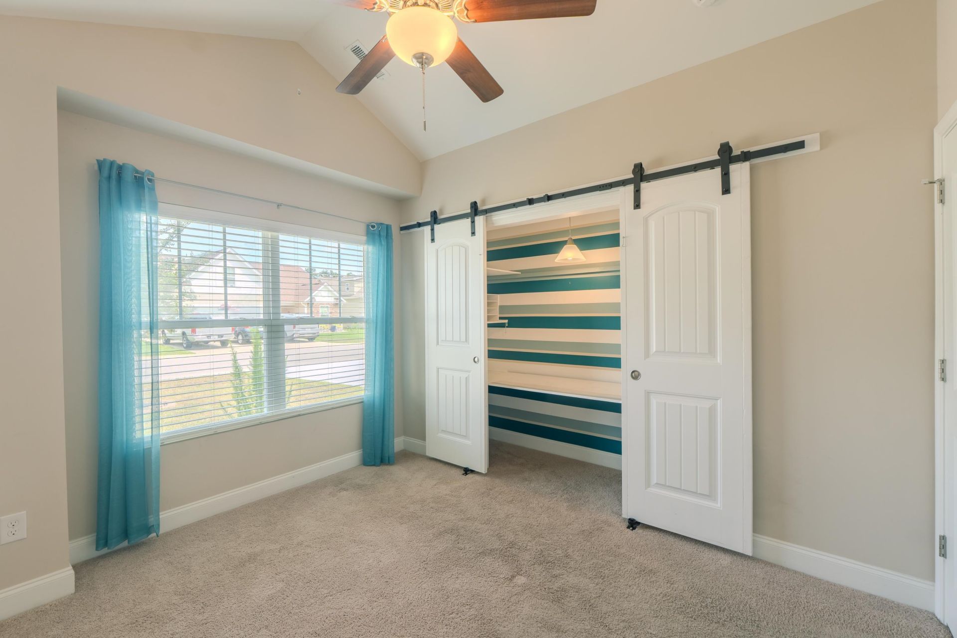 373 Sun Colony Blvd.  Photo 21