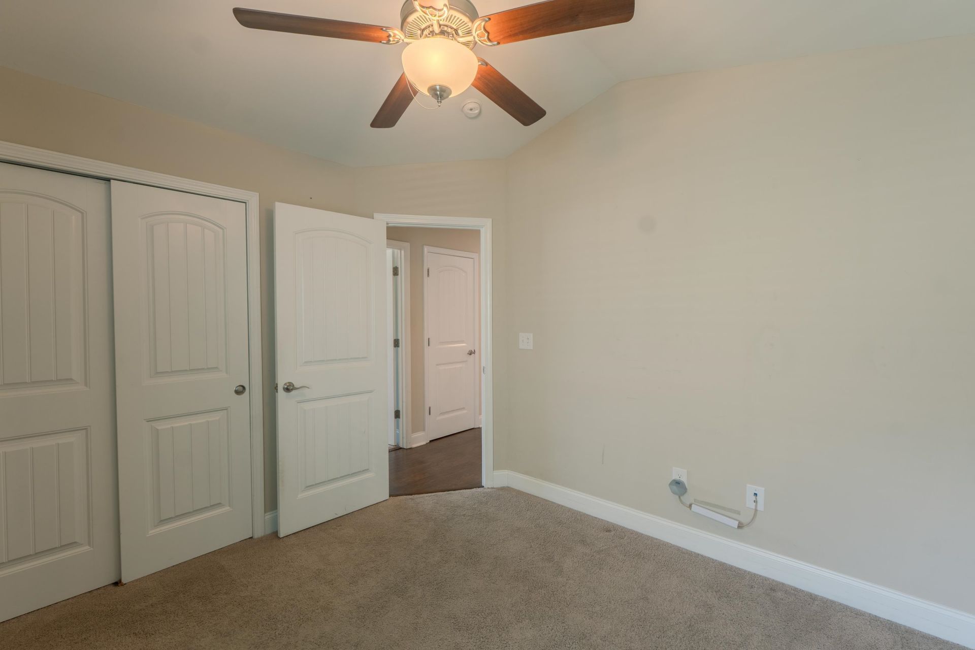 373 Sun Colony Blvd.  Photo 24