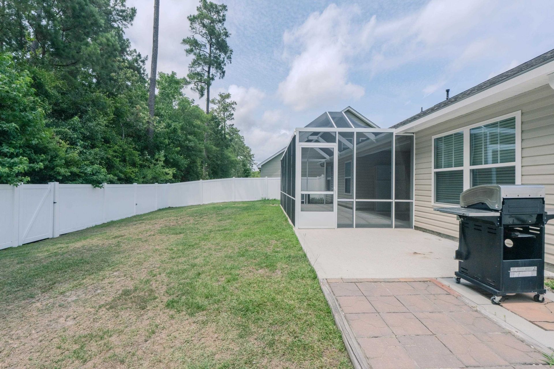 373 Sun Colony Blvd.  Photo 27