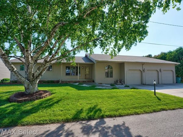 13154 Lake Shore Drive , Fenton Twp, MI 48430
