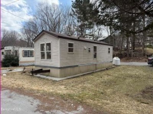 40 Albany Road, Unit 3, West Stockbridge, MA 01266