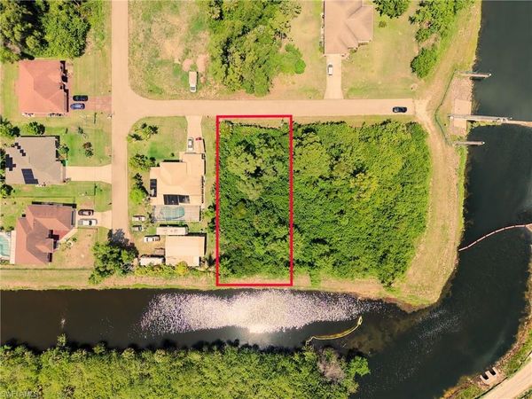 1102 Ann AVE N, LEHIGH ACRES, FL 33971