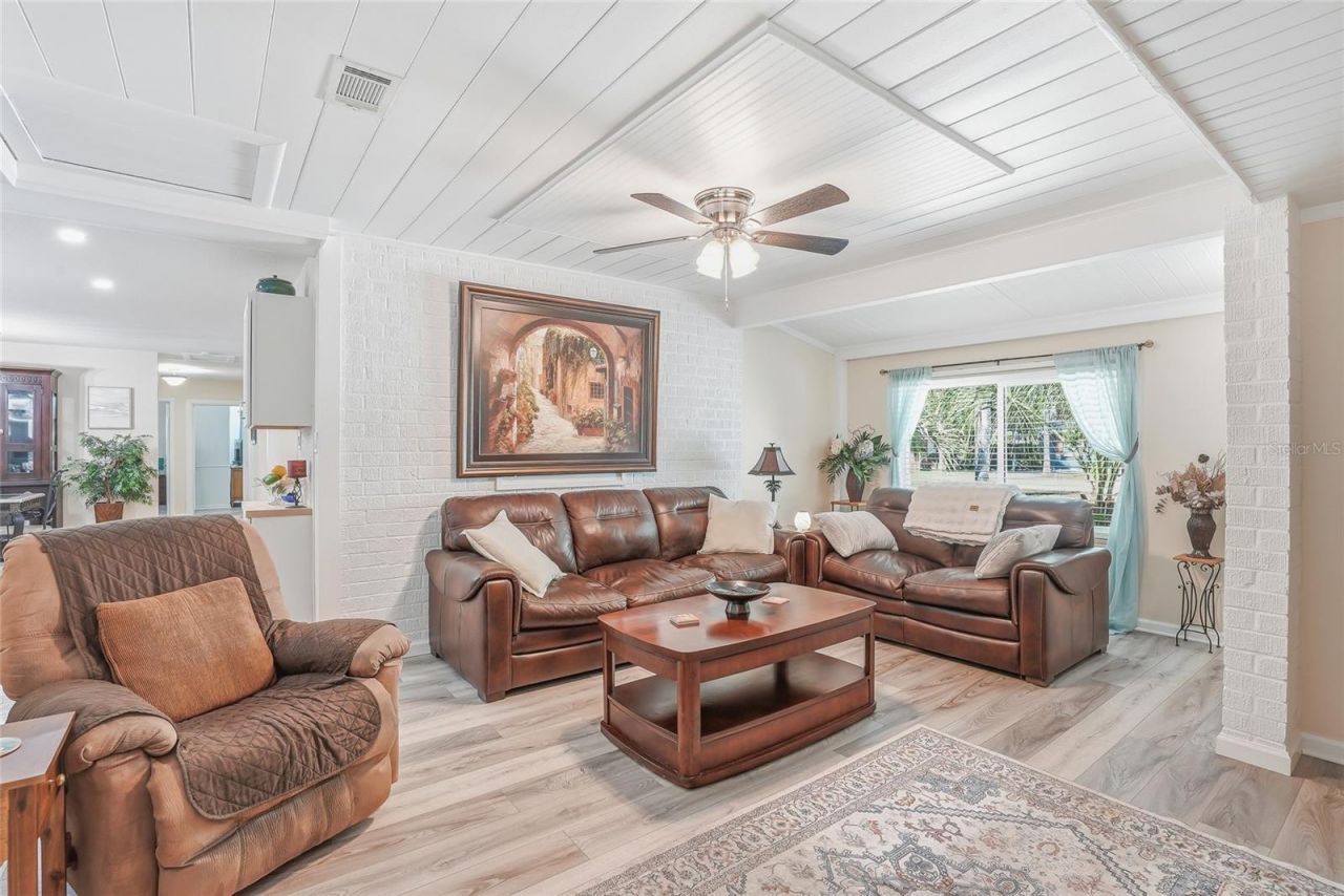 12109 Forest Hills Drive, Tampa, FL 33612 Photo