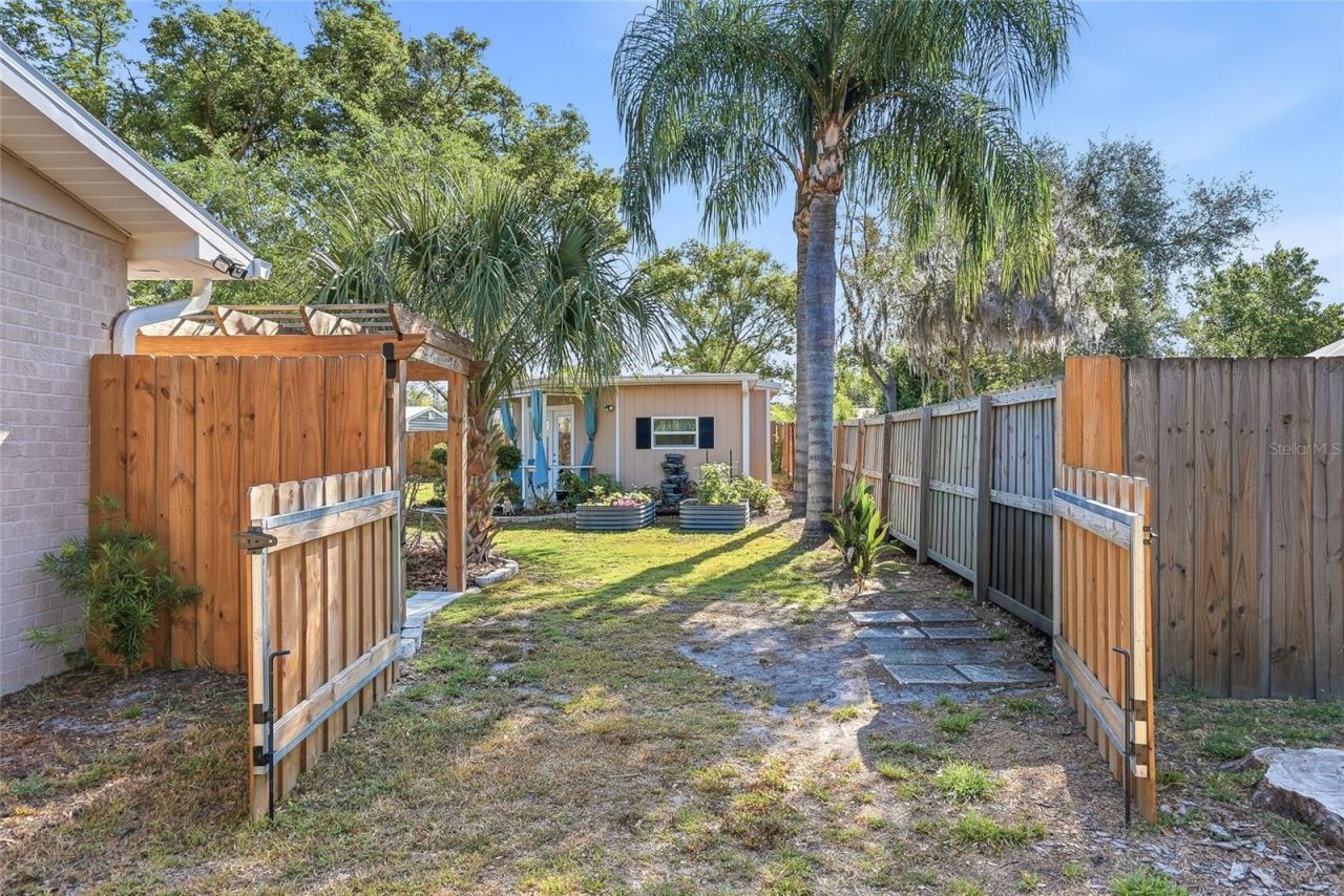 12109 Forest Hills Drive, Tampa, FL 33612 Photo
