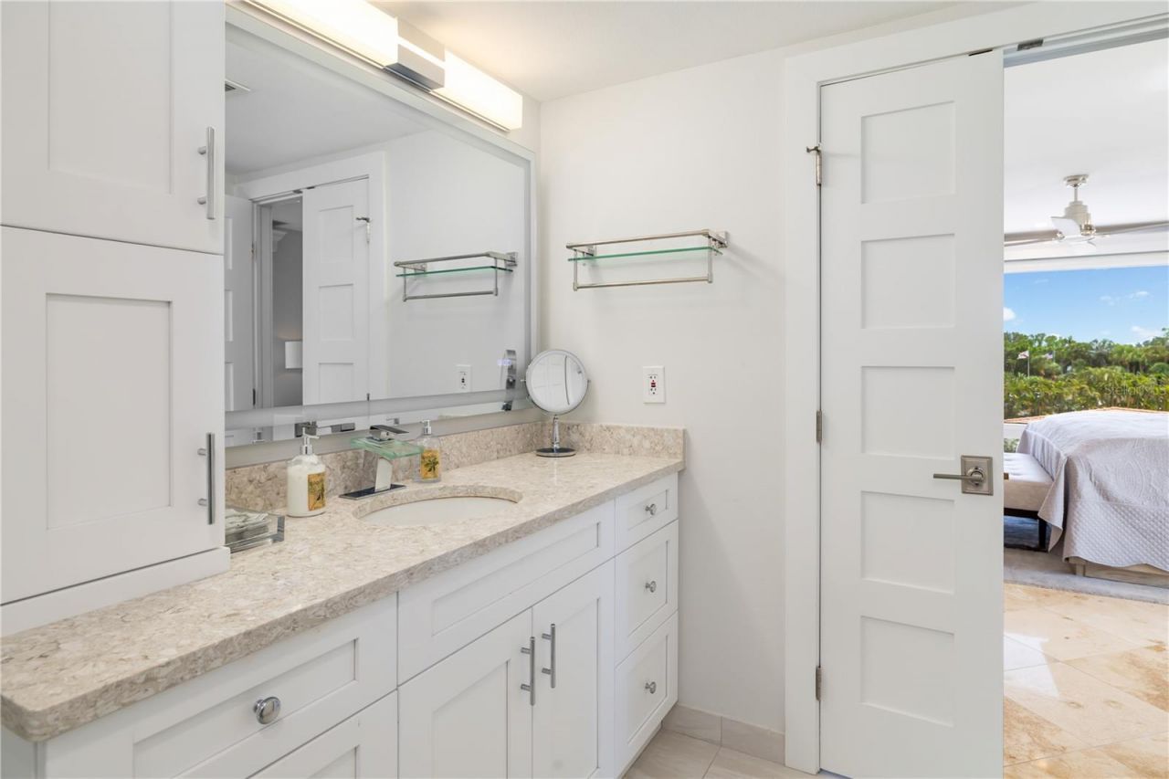 2525 Gulf Of Mexico Drive, Unit 3D, Longboat Key, FL 34228 Photo
