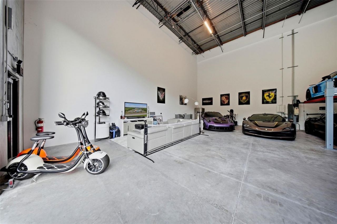 6500 Motor Enclave Way, Unit 814, Tampa, FL 33610 Photo