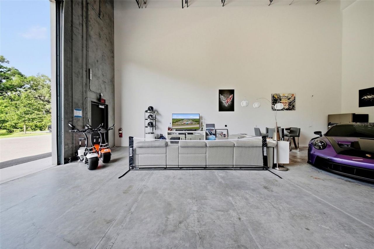 6500 Motor Enclave Way, Unit 814, Tampa, FL 33610 Photo