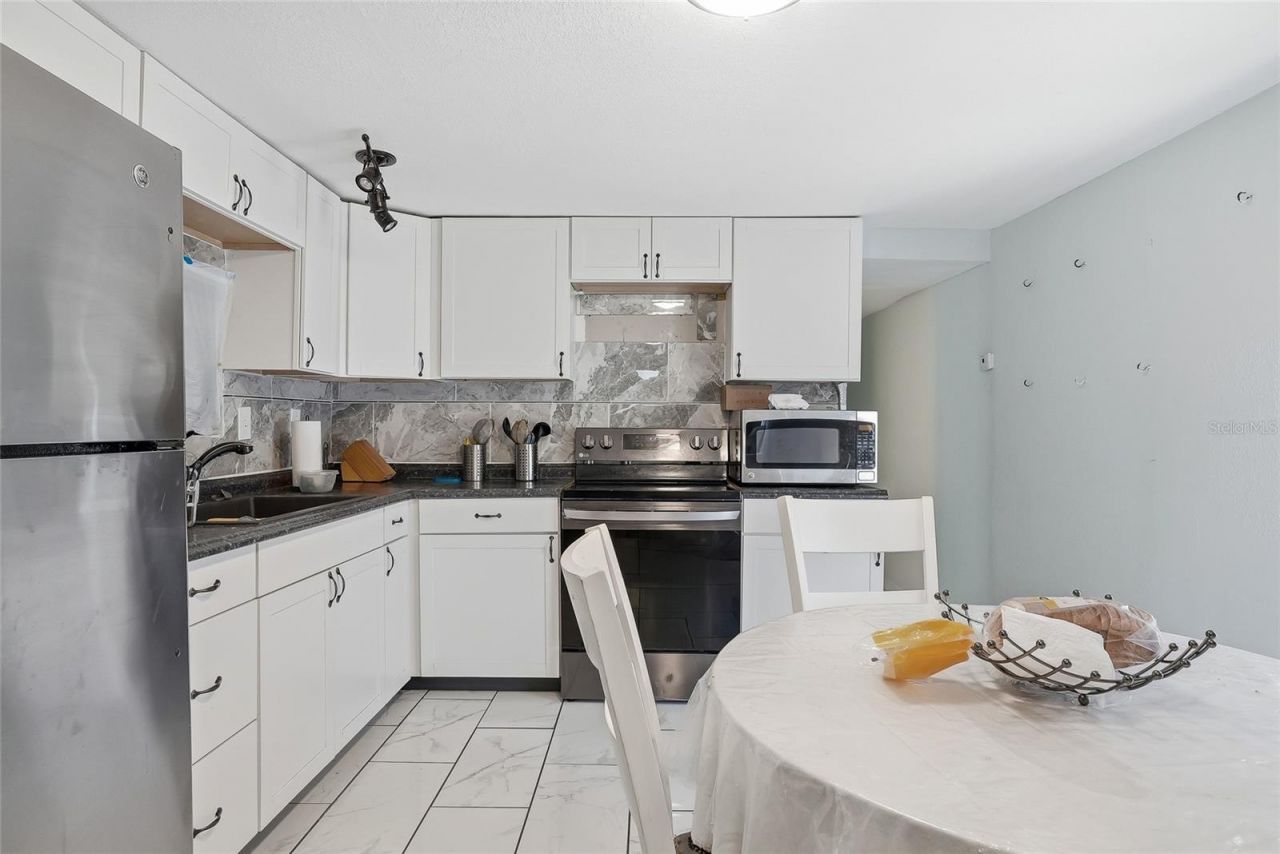 911 Marjorie Avenue , Brandon, FL 33511 Photo