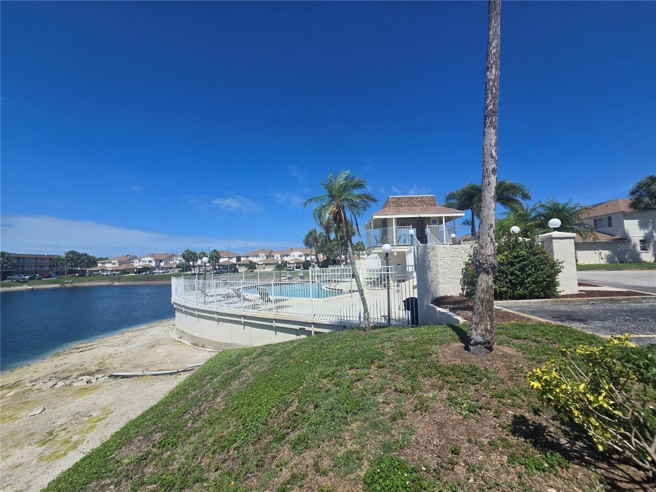 6400 46th Avenue N, Unit 301, Kenneth City, FL 33709 Photo