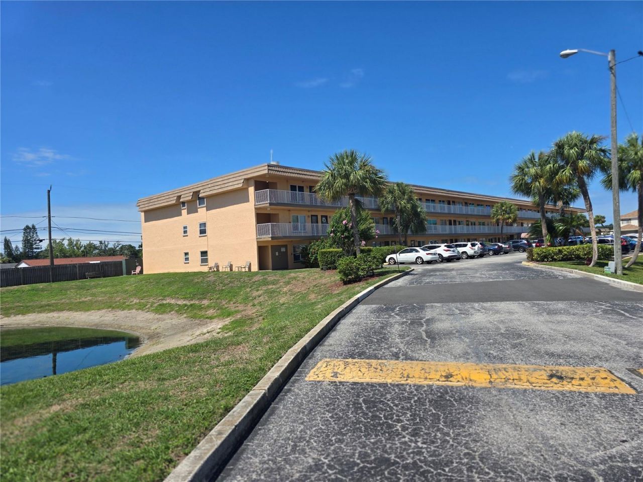 6400 46th Avenue N, Unit 301, Kenneth City, FL 33709 Photo