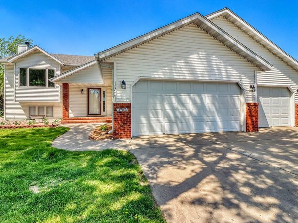 1701 33 1/2 Street S, Moorhead, MN 56560