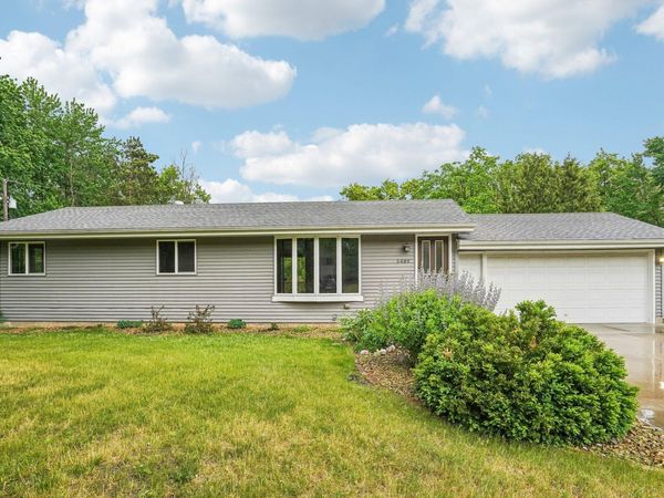 5489 270th Street , Wyoming, MN 55092