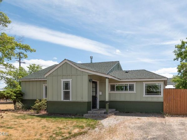 108 NW Dogwood Avenue, Redmond, OR 97756