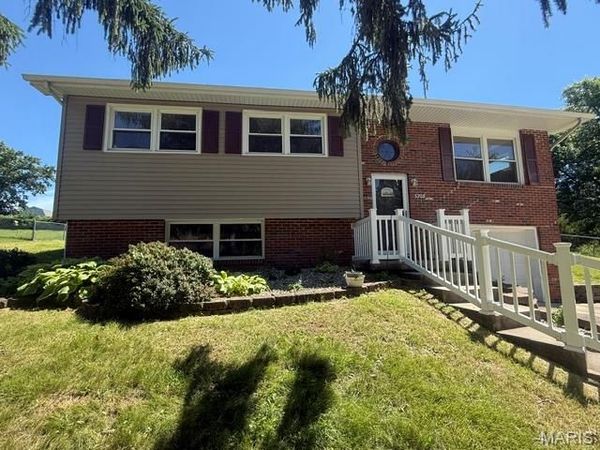 5203 Black Oak Road , Alton, IL 62002