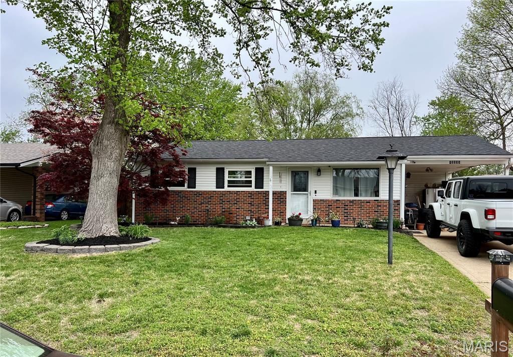12033 Colonial Drive, Maryland Heights, MO 63043 Main Photo