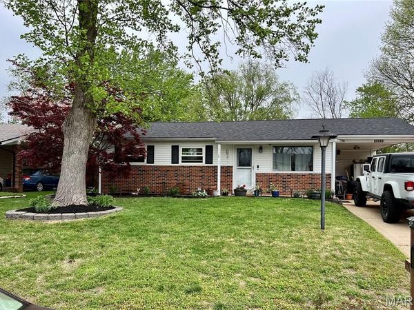 12033 Colonial Drive, Maryland Heights, MO 63043