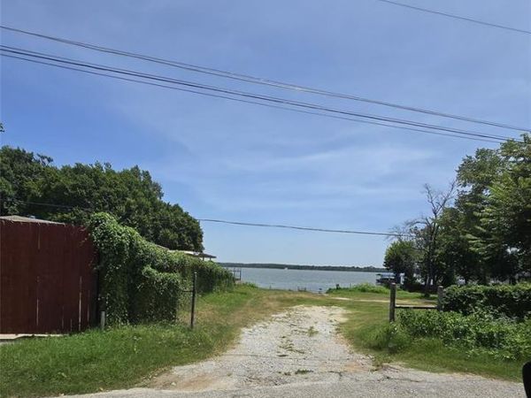 7160 Camp Street, Azle, TX 76020