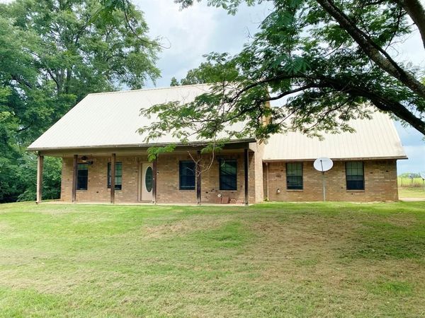 409 CR 3060 , Mount Pleasant, TX 75455