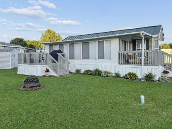 11 Eagle Lane, South Hero, VT 05486