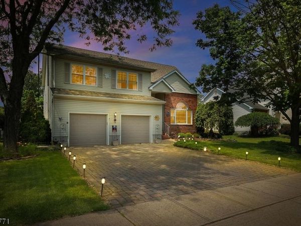 9 Lane Rd, Hillsborough, NJ 08844