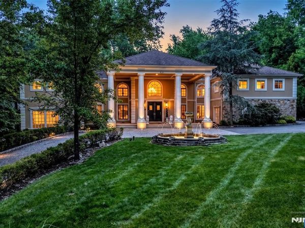 24 WILDWOOD Road, SADDLE RIVER, NJ 07458