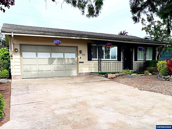 1552 Umpqua Rd, Woodburn, OR 97071