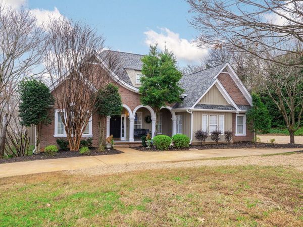 1822 Bay Pointe Drive, Hixson, TN 37343