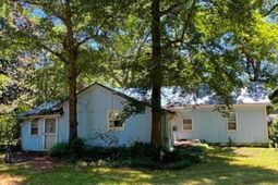 668 Harmon Road  photo 4