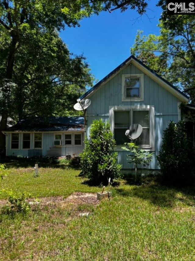 668 Harmon Road  Photo 4